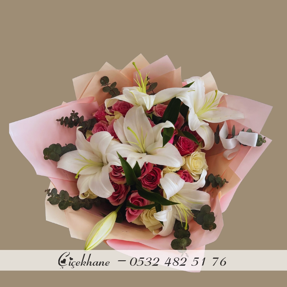 Beyaz Lilyum Beyaz Ve Pembe Güller