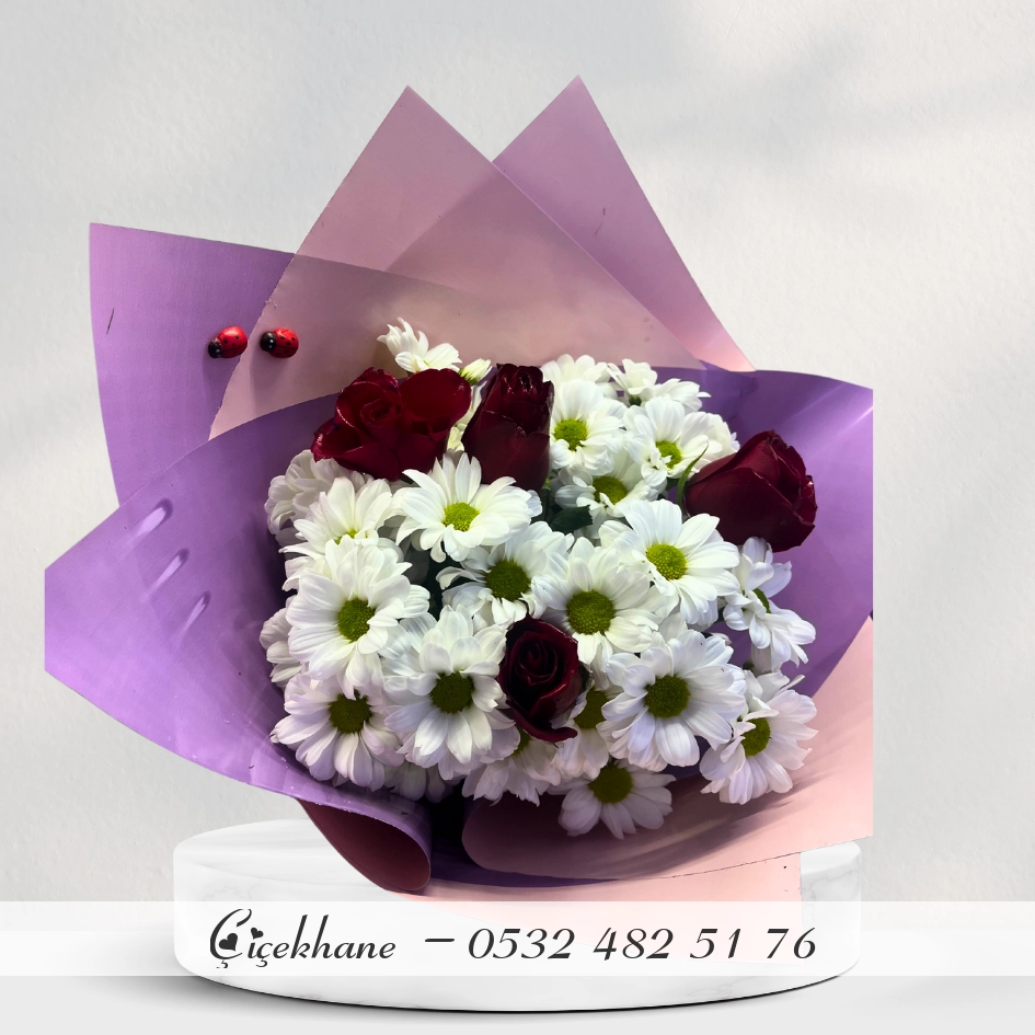 Beyaz Papatya Ve Kırmızı Gül Buketi