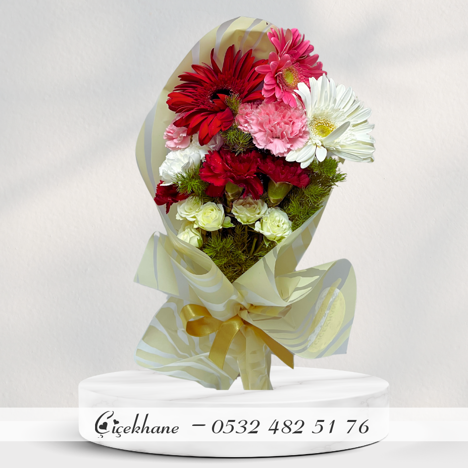 Gerbera , Karanfil Ve Beyaz Çardak Gül Buketi