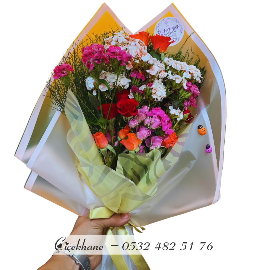 Hüsnü Yusuf Ve Çardak Güller