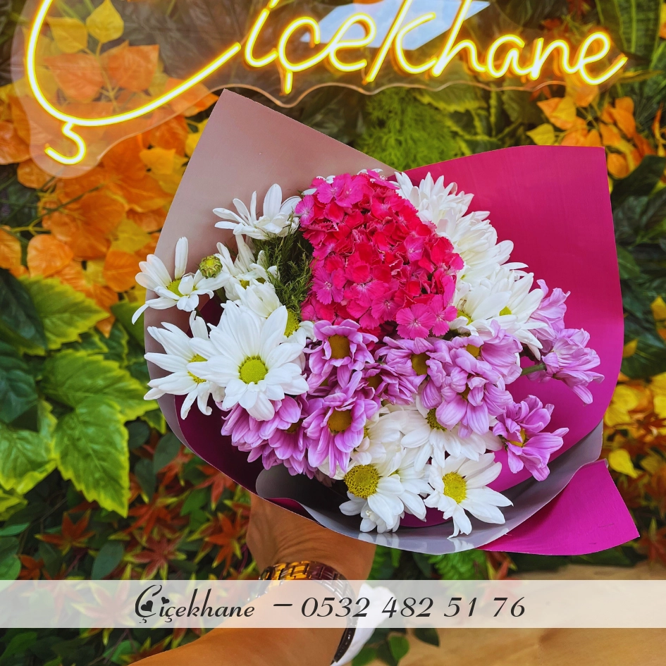 Papatyalar Ve Hüsnü Yusuf Buketi