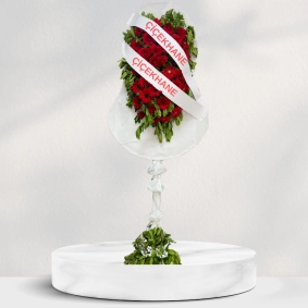 Kırmızı Gerberalı Çelenk