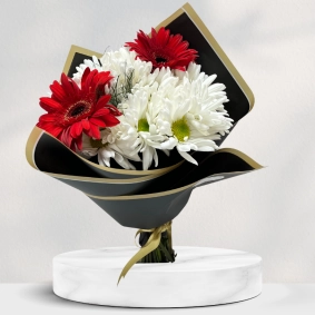Beyaz Papatya Ve Kırmızı Gerbera Buketi