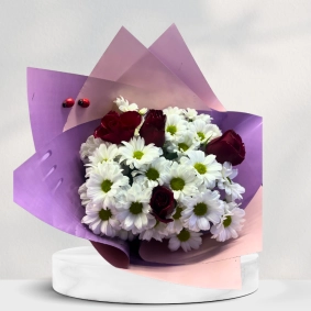 Beyaz Papatya Ve Kırmızı Gül Buketi