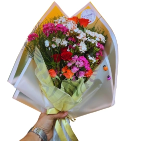 Hüsnü Yusuf Ve Çardak Güller