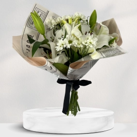 Lilyum Ve Beyaz Papatya Buketi