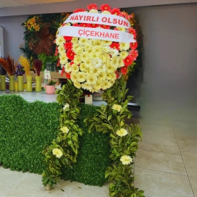 Pembe-Beyaz Gerberalar  Ayaklı Çelenk